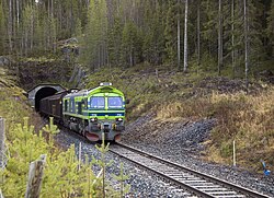 TGOJ:n tavarajuna tunnelin pohjoisaukolla vuonna 2008.