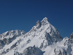 Vue aérienne de la face est du Grand pic de Belledonne.