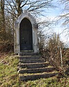 La chapelle de la Vierge noire, route de Maricourt.