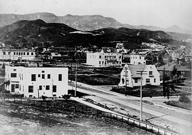 The intersection of Hollywood, then named Prospect and Highland avenues 1907