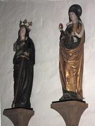 Holzplastiken (um 1500), links die heilige Katharina, rechts Maria Magdalena