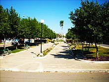 Una de las principales arterias en Avenida Independencia. Al fondo Escuela Primaria Raúl Suárez.