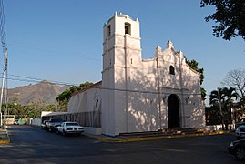 Iglesia del Pueblo de San Diego frente a la plaza Bolívar