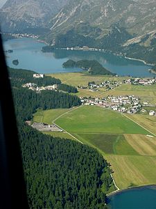 Localité de Sils et son lac (cliché 13 juillet 2003).