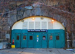 Entrance to the 190th Street station on Bennett Avenue