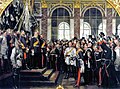 18 января 1871 года: провозглашение Германской империи в Зеркальном галерее Версальского дворца. Бисмарк появляется в белом. Великий герцог Баденский стоит рядом с Вильгельмом, ведя приветствие. Наследный принц Фридрих, позже Фридрих III, стоит справа от отца.