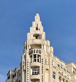 Ziggurat – Union Hotel (Strada Ion Câmpineanu no. 11) in Bucharest, by Arghir Culina (1931)[120]