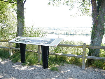 Du belvédère du camp de César, vue sur Étinehem et la vallée de la Haute-Somme.