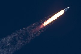 Falcon Heavy ascending