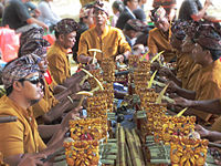 Pertunjukan gamelan Bali di Kuta.