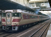 「やくも」號於岡山車站，1982年