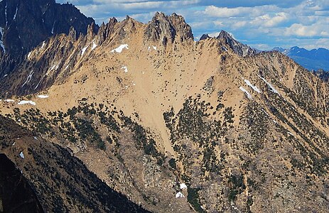 Snagtooth Ridge seen from Kangaroo Ridge