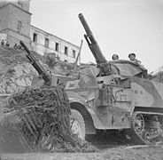 イギリス王立竜騎兵部隊所属のM3 GMC 1944年5月撮影