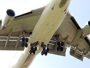 Wing and fuselage undercarriages on a Boeing 747-400, shortly before landing