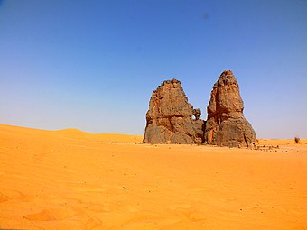 Monolith containing the rock engravings of La vache qui pleure