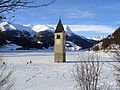 El campanario en invierno.