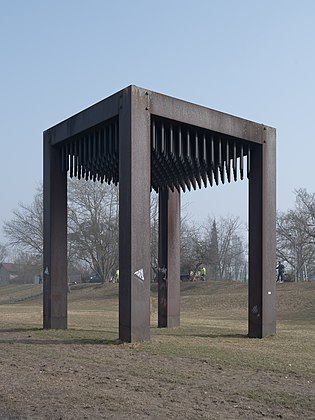 Öffentliche Kunst Tisch der Austreibung in Linz von Isiwal