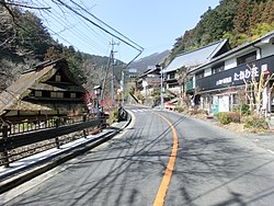 檜原街道と兜造りの古民家