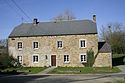 Maison typique en moellons de calcaire.