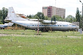 Antonov An-12,