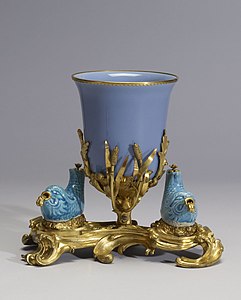 A Chinese porcelain bowl and two fish mounted in gilded bronze, France (1745 – 1749)