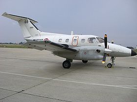 L'Embraer EMB 121 Xingu no 69 de la flottille 24F de l'Aviation navale française sur le parking de la BAN Nîmes-Garons.