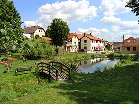 Lhota (district de Kladno)