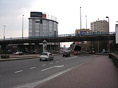 Viaduc lieu-dit « le Viaduc », chaussée de Mons. Le nom du lieu vient du pont qui passe au-dessus de la ligne 140 de la SNCB.