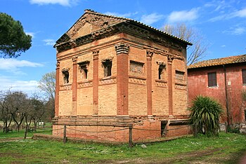 Grabmal der Annia Regilla im Parco della Caffarella an der Via Appia Antica in Rom