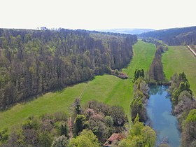 Poursuite du vallon protégé en direction de Lavignéville.