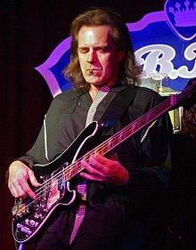 Dave Meros onstage with Spock's Beard @ BB Kings in NYC, April 2007.
