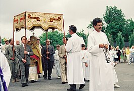 Procession du Saint Sacrement, lors de la Fête Dieu, 1992.