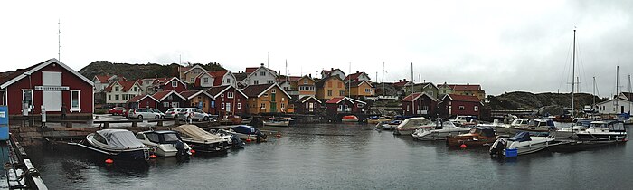 Panorama över Hälleviksstrand hösten 2010.