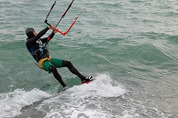 Un kitesurfeur. (définition réelle 4 272 × 2 848)