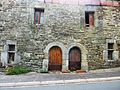 Façade de maison ancienne (en ruines) à Kergroas.