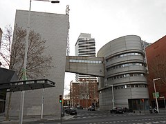 Central Telefónica (1989-1992), de Jaume Bach y Gabriel Mora.