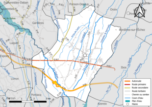 Carte en couleur présentant le réseau hydrographique de la commune