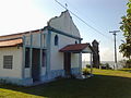 Igreja de N.S. do Rosário em Joanes; ao lado as ruínas da antiga igreja