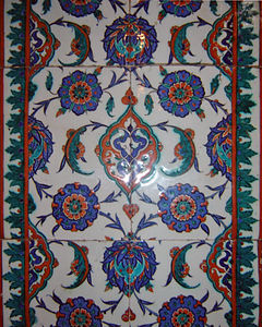 Carreaux d'Iznik à l'intérieur de la mosquée Selimiye à Edirne.