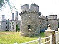 Le château de Kergournadech : vue d'ensemble.