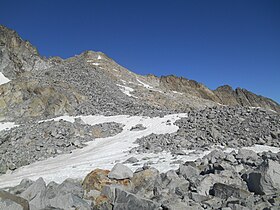 Face est du pic Maubic avec à l'extrême gauche, l'arête menant au pic Long.