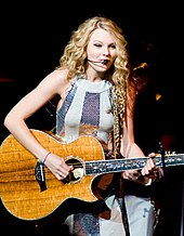 Taylor Swift performing in August 2008