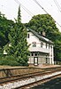 Voormalig Station Soestduinen, gebouw uit 1865 is in 1910 ingrijpend gewijzigd type stationsgebouw II; gesloten in 1998 en woonhuis (1910)