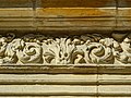 Bas-relief en façade de l'hôtel