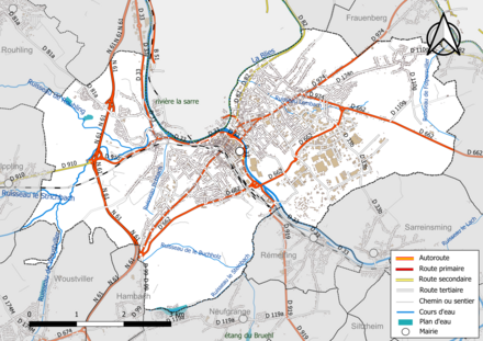 Carte en couleur présentant le réseau hydrographique de la commune