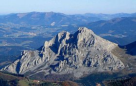 Vue générale du mont Aitz Txiki.