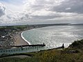 L'entrée du port, la plage et la falaise