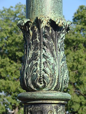 Détail du fût de l'une des colonnes de la gloriette de Buffon à Paris, l'un des plus anciens édifices métalliques au monde.