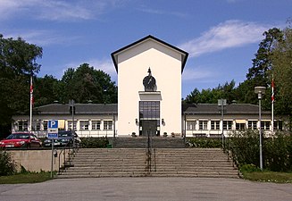 Klockhuset - skola och Klocksalen (ursprungligen kyrksal)