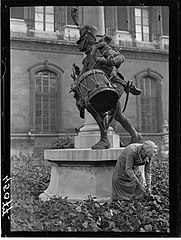 Monument à Auguste Raffet (Paris, musée du Louvre), août 1941.